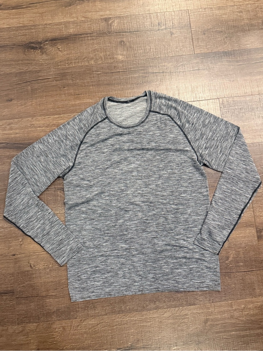 Lululemon | Metal Vent Tech Surge LS